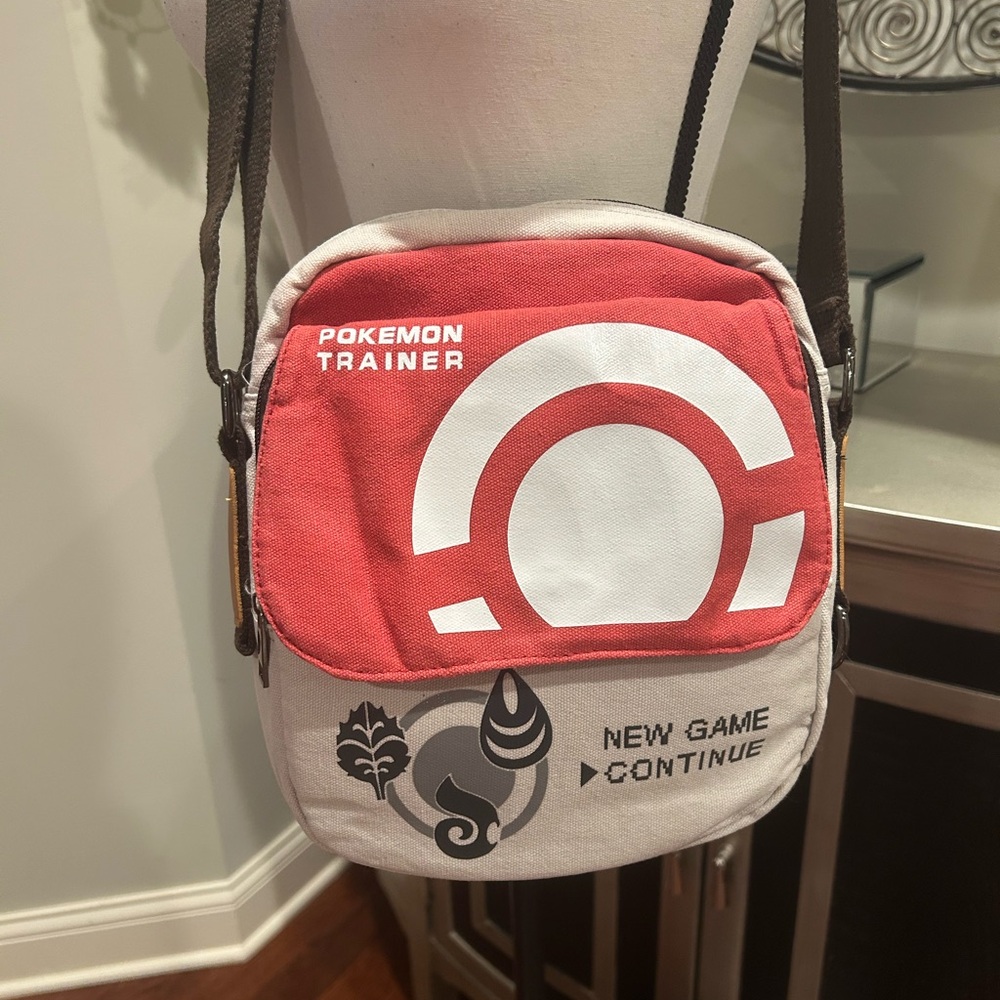 Pokemon collectible Trainer Crossbody Bag in Red & Cream